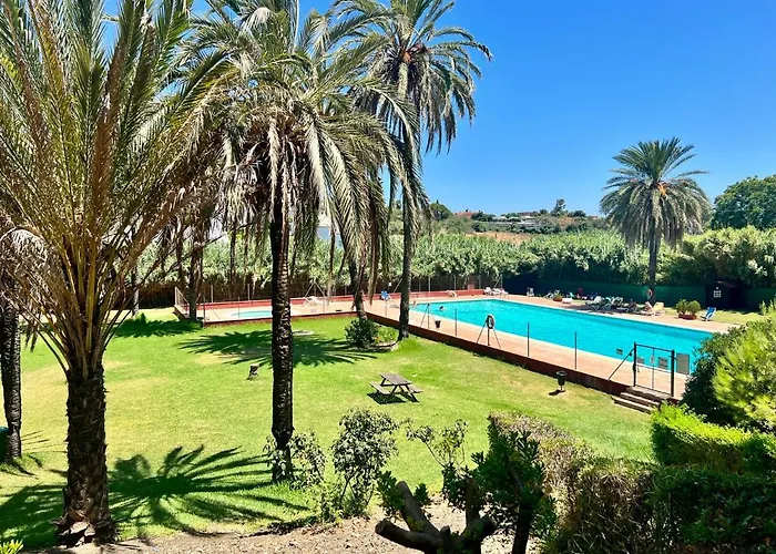 Aloha House With Bbq Near The In *