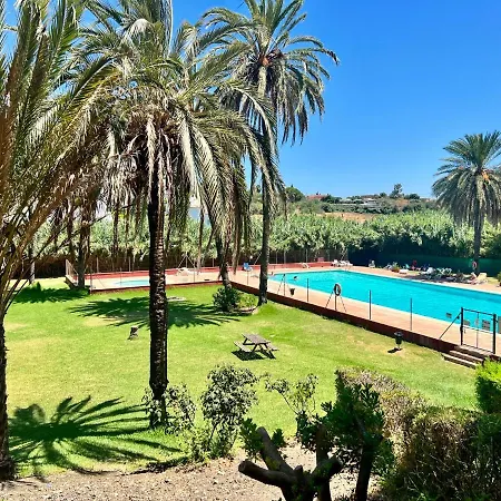 Aloha House With Bbq Near The In *